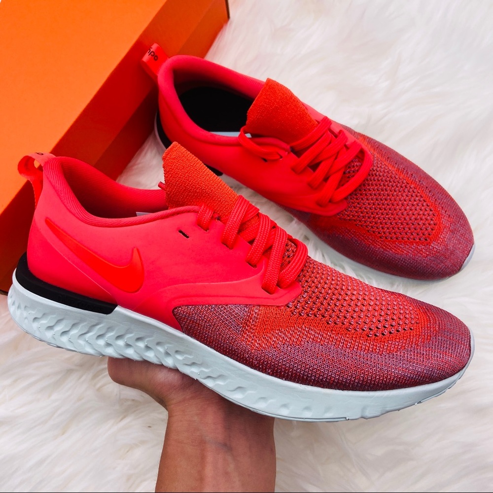 Nike Odyssey React 2 Flyknit - Picture 2 of 6